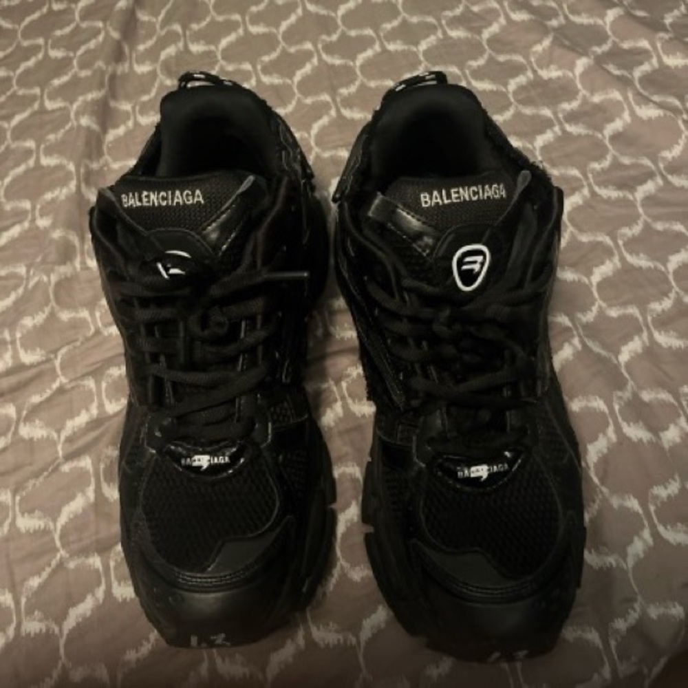 Balenciag runners size 10 men’s us